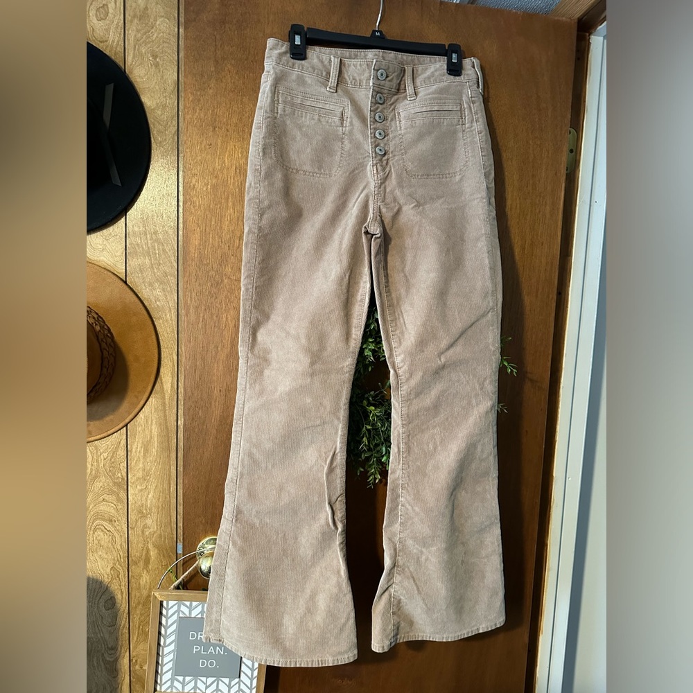 American Eagle super hi-rise flare corduroy, 8R